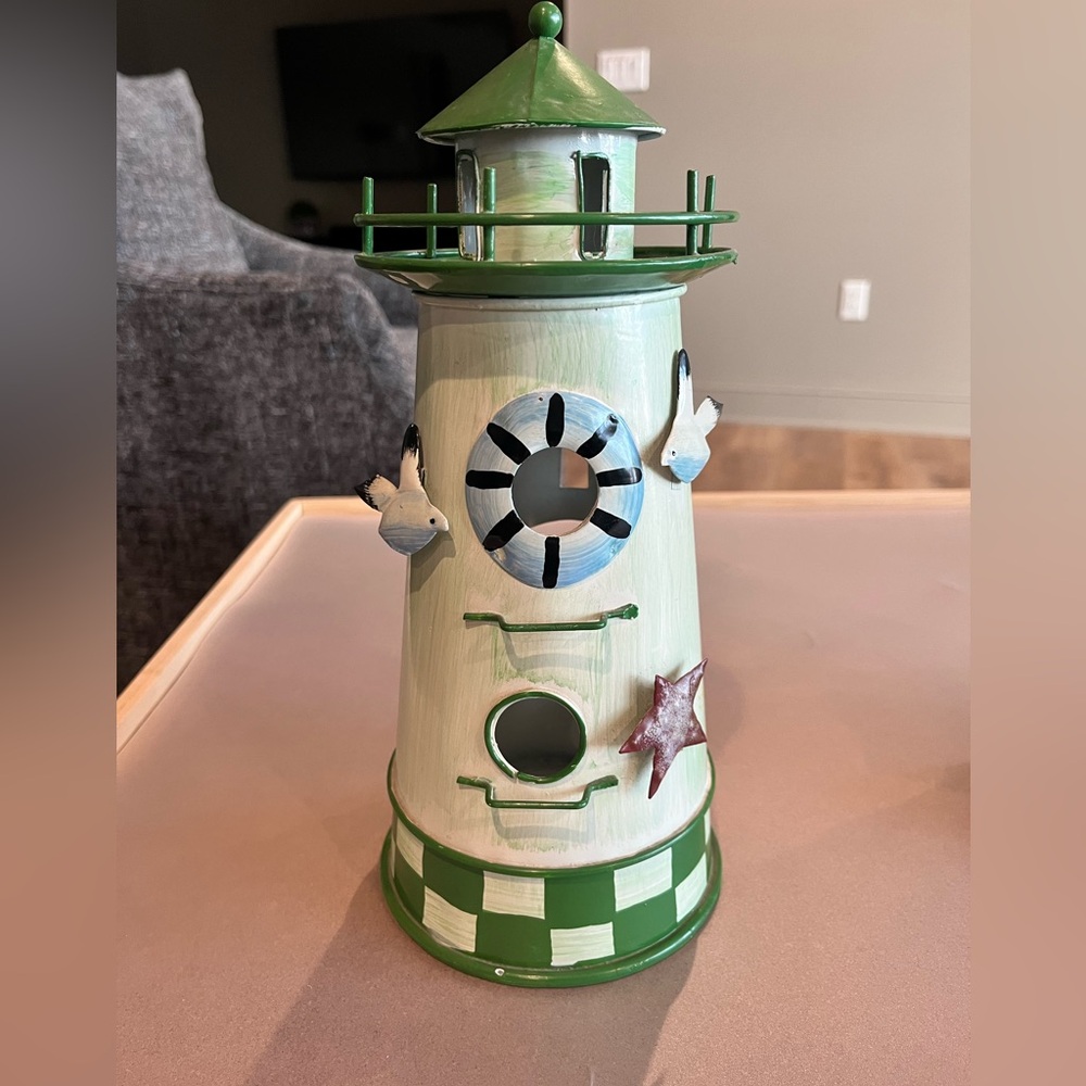Patriotic Statue and Lighthouse Metal Tealight Holders - Picture 2 of 16